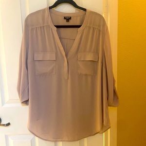Torrid Harper blouse never been worn. Size 2 grey/tan